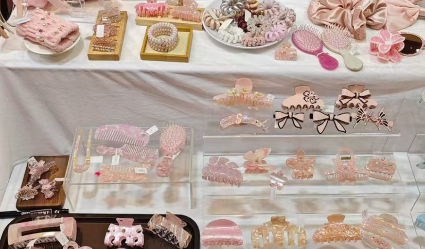 Creative Shelf Hair Accessory Combination Display