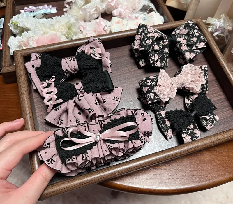 Exquisite complete headdress gift box design